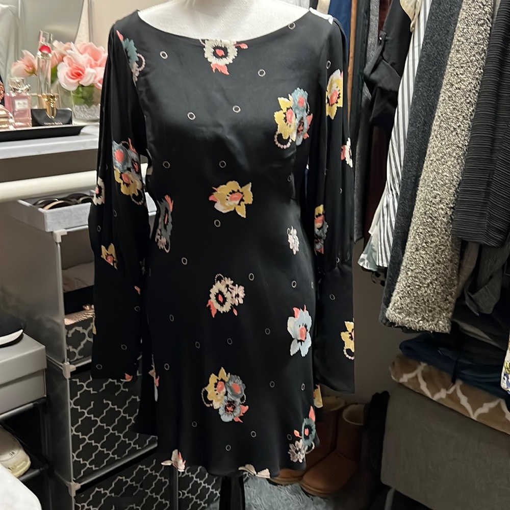 Dark blue/floral dress.
